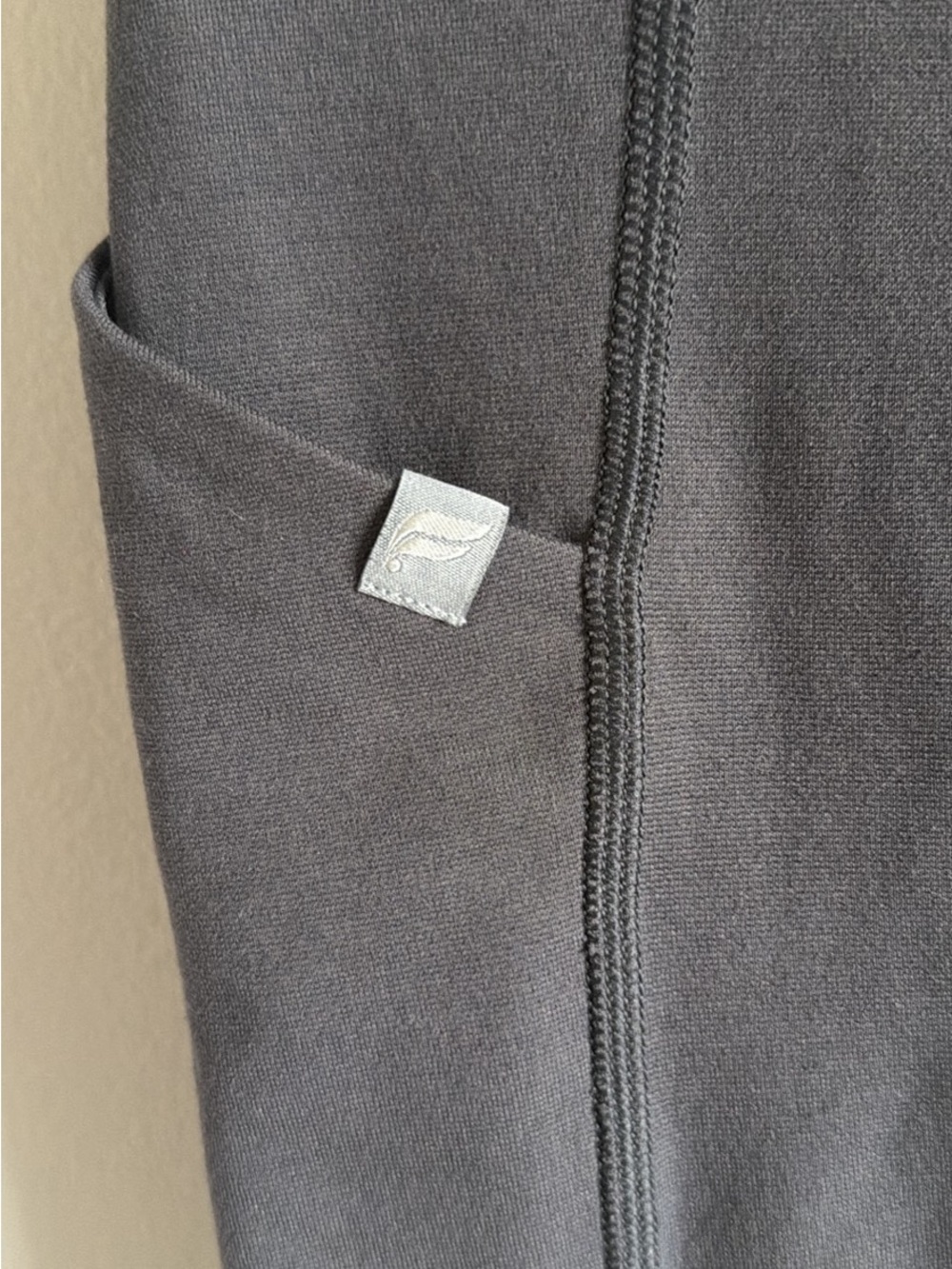 Women's Fabletics Scrub set - Picture 6 of 15